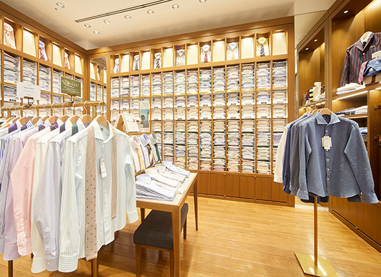 Интерьер магазина рубашек Kamakura